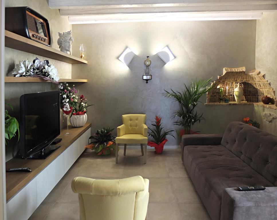 Notti O' Tunn Luxury Rooms In Centro Geraci Siculo Ngoại thất bức ảnh