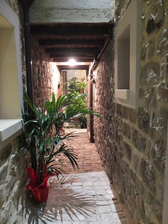 Notti O' Tunn Luxury Rooms In Centro Geraci Siculo Ngoại thất bức ảnh